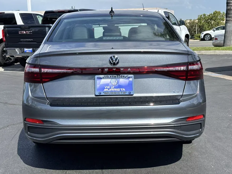 2025 Volkswagen Jetta SE photo 1