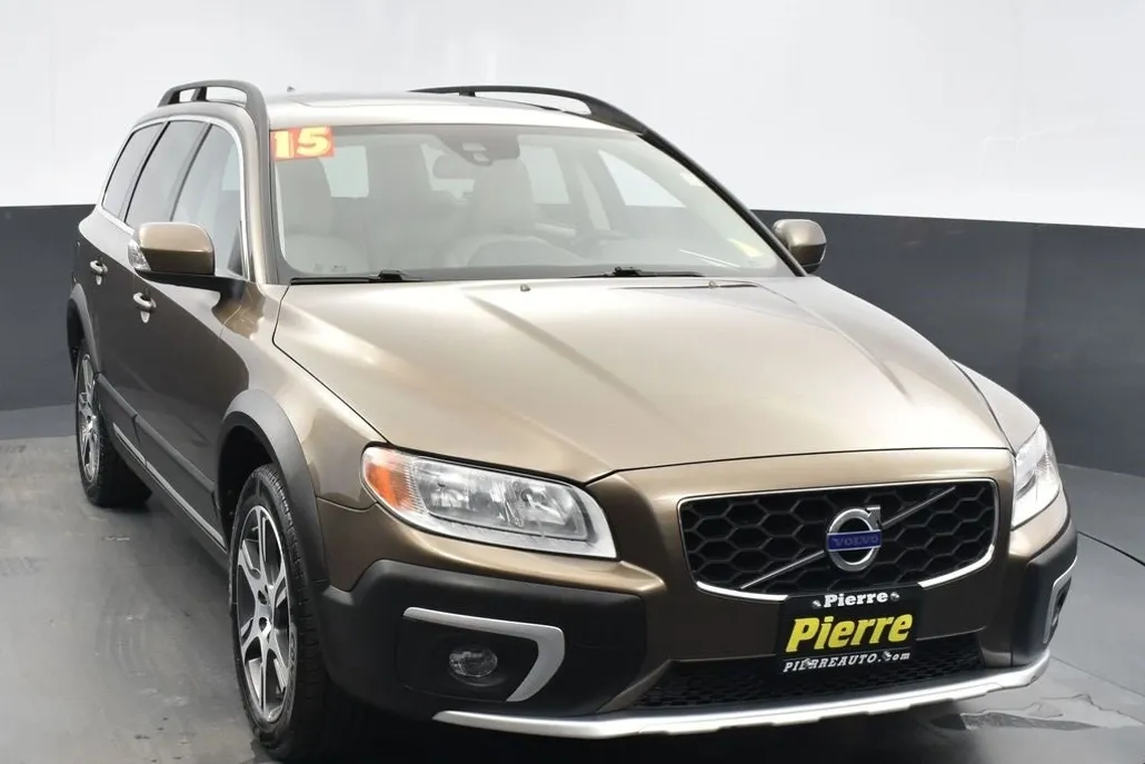 2015 Volvo XC70 T6 Premier Plus photo 1