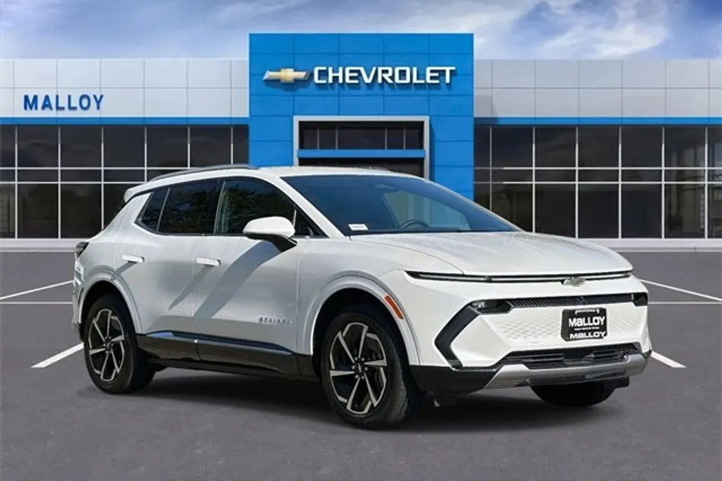 2024 Chevrolet Equinox EV 2LT photo 1