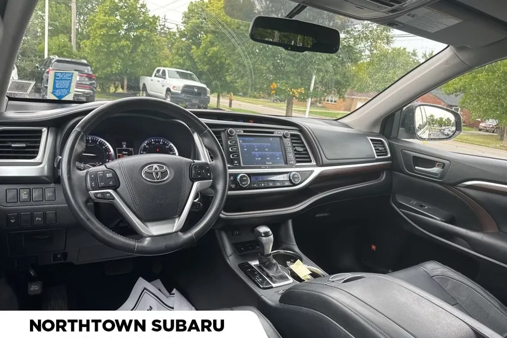 2015 Toyota Highlander Limited photo 1