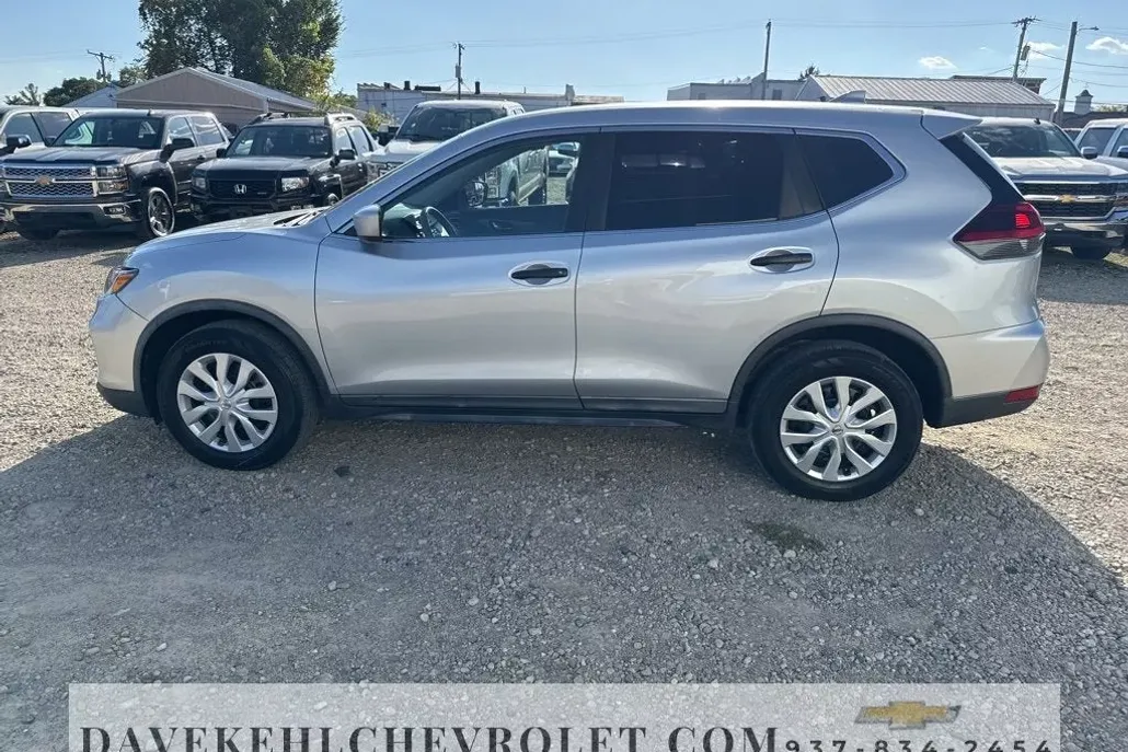 2018 Nissan Rogue S photo 1
