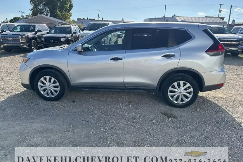 2018 Nissan Rogue S photo 1