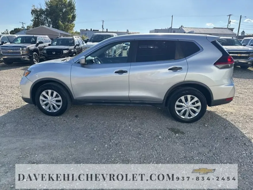 2018 Nissan Rogue S photo 1