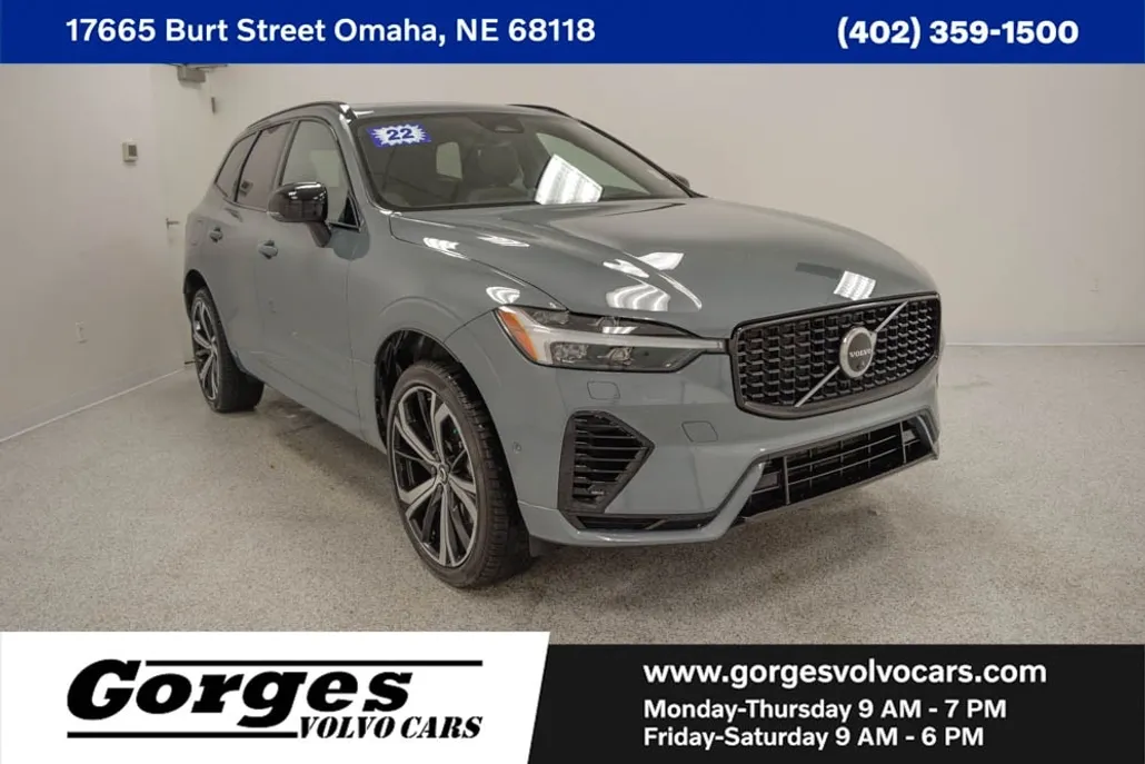 2022 Volvo XC60 Recharge Hybrid R-Design photo 1