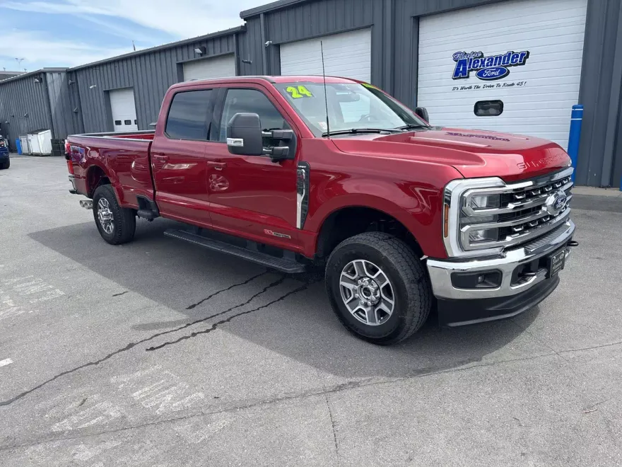 2024 Ford F-350 Lariat photo 1