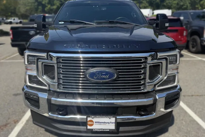 2022 Ford F-350 Lariat photo 1