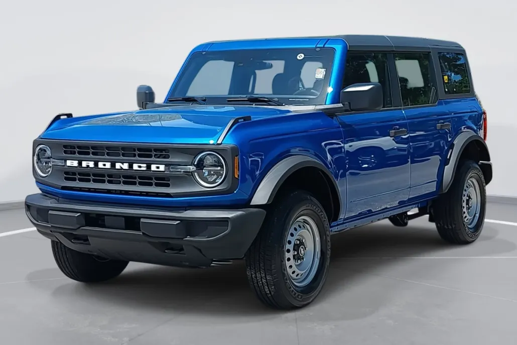 2025 Ford Bronco Base photo 1