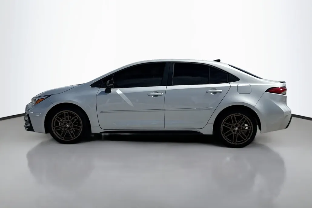 2024 Toyota Corolla SE photo 1