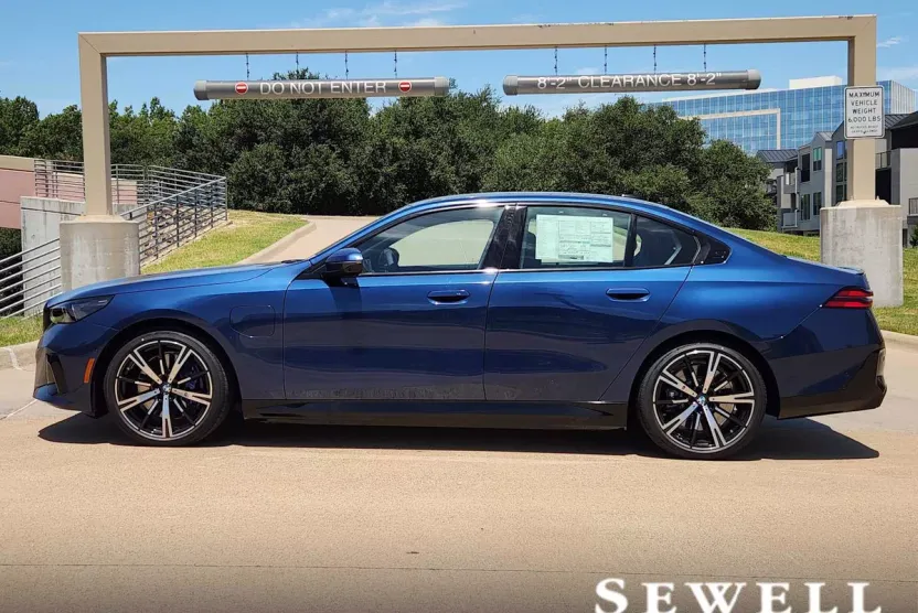 2026 Bmw 550e xDrive photo 1