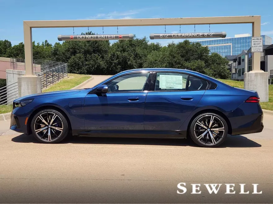 2026 Bmw 550e xDrive photo 1