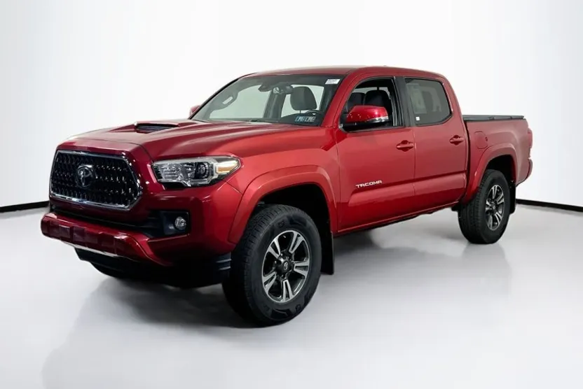 2019 Toyota Tacoma TRD Sport photo 1