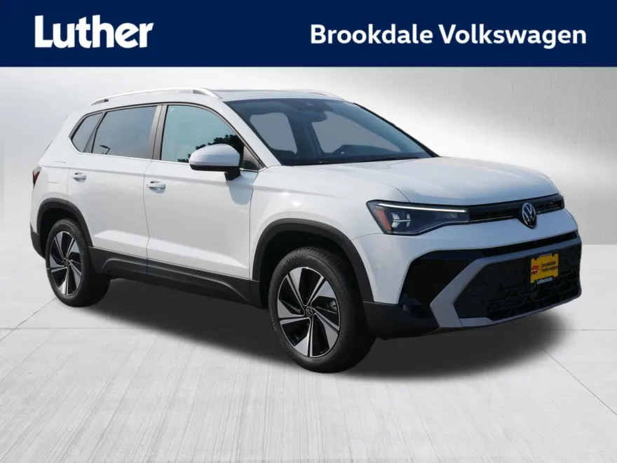 2025 Volkswagen Taos SE photo 1