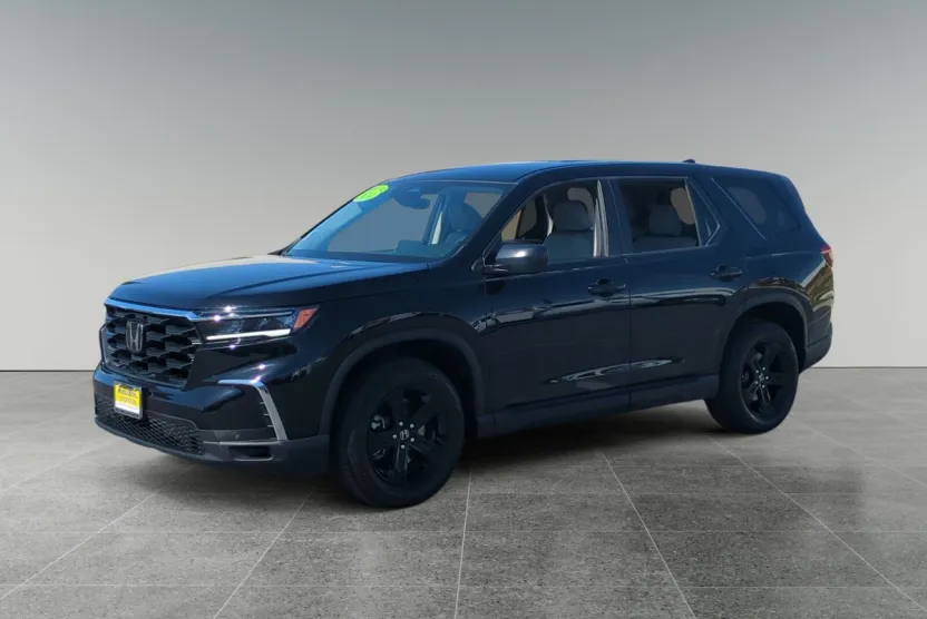 2024 Honda Pilot LX photo 1