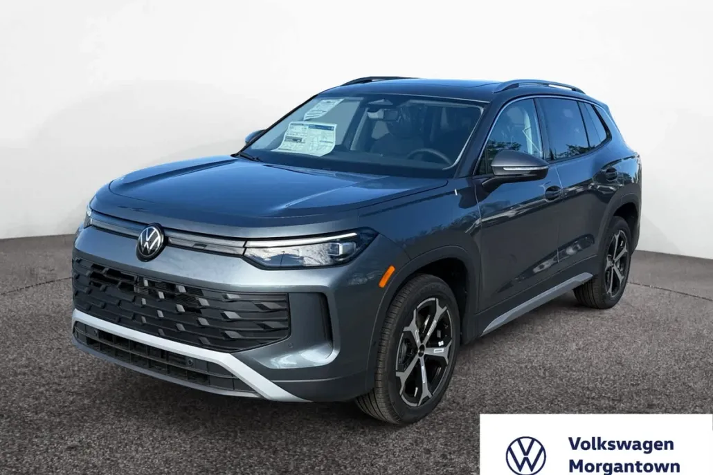 2025 Volkswagen Tiguan SE photo 1
