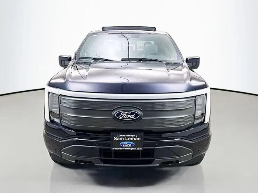 2025 Ford F-150 Lariat photo 1