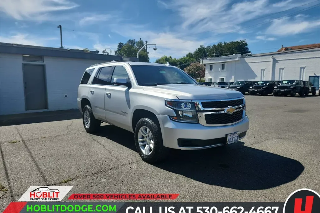 2017 Chevrolet Tahoe LT photo 1