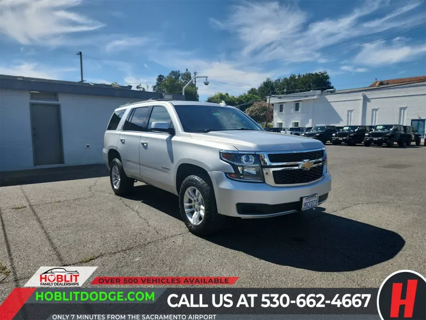 2017 Chevrolet Tahoe LT photo 1