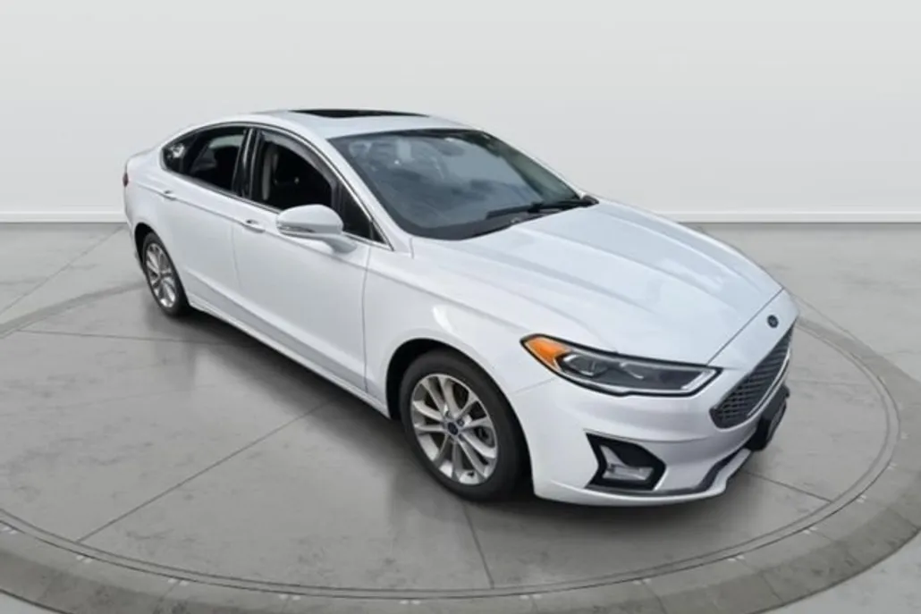 2020 Ford Fusion Energi Titanium photo 1