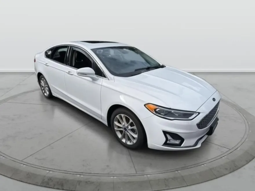 2020 Ford Fusion Energi Titanium photo 1
