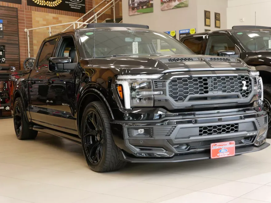 2025 Ford F-150 Lariat photo 1