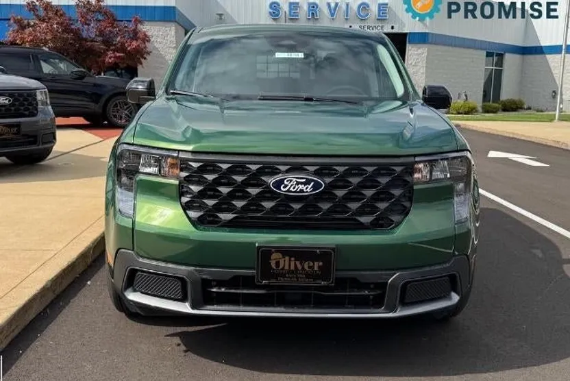 2025 Ford Maverick XLT photo 1