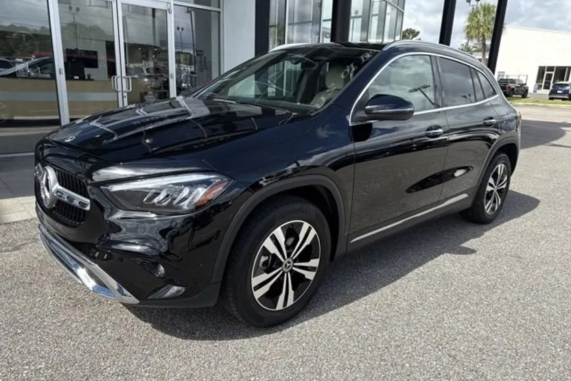 2024 Mercedes Benz GLA 250 photo 1