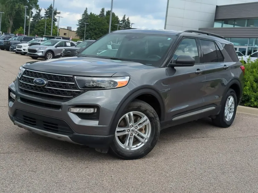 2022 Ford Explorer XLT photo 1