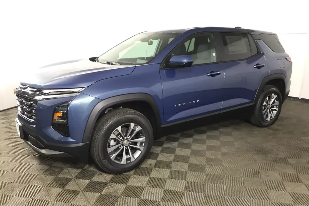 2026 Chevrolet Equinox LT photo 1