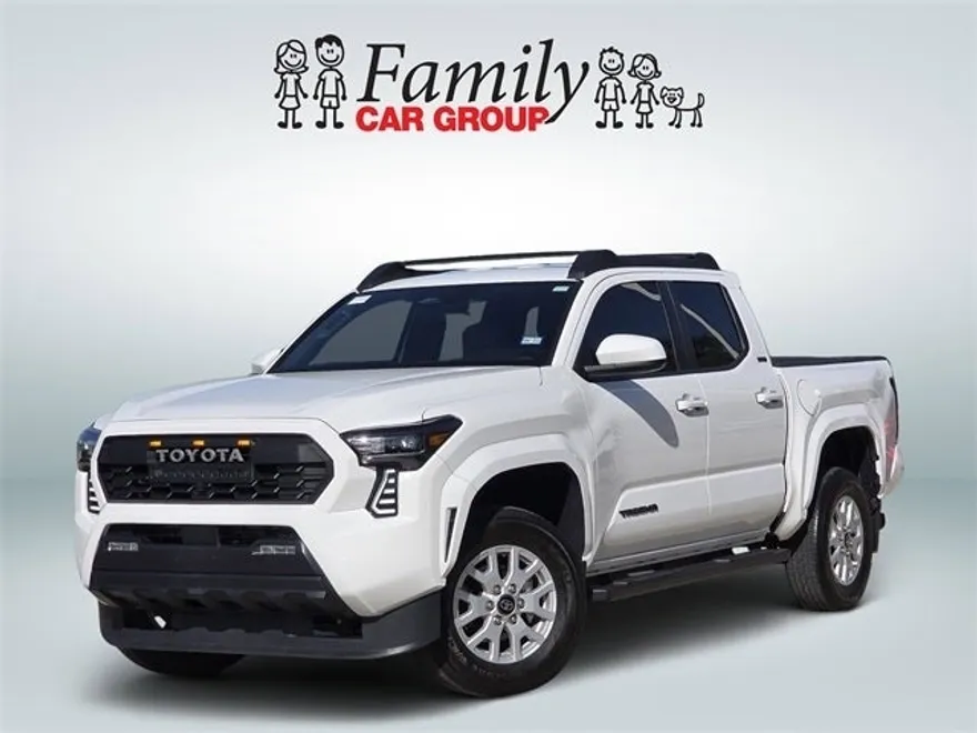 2024 Toyota Tacoma SR5 photo 1