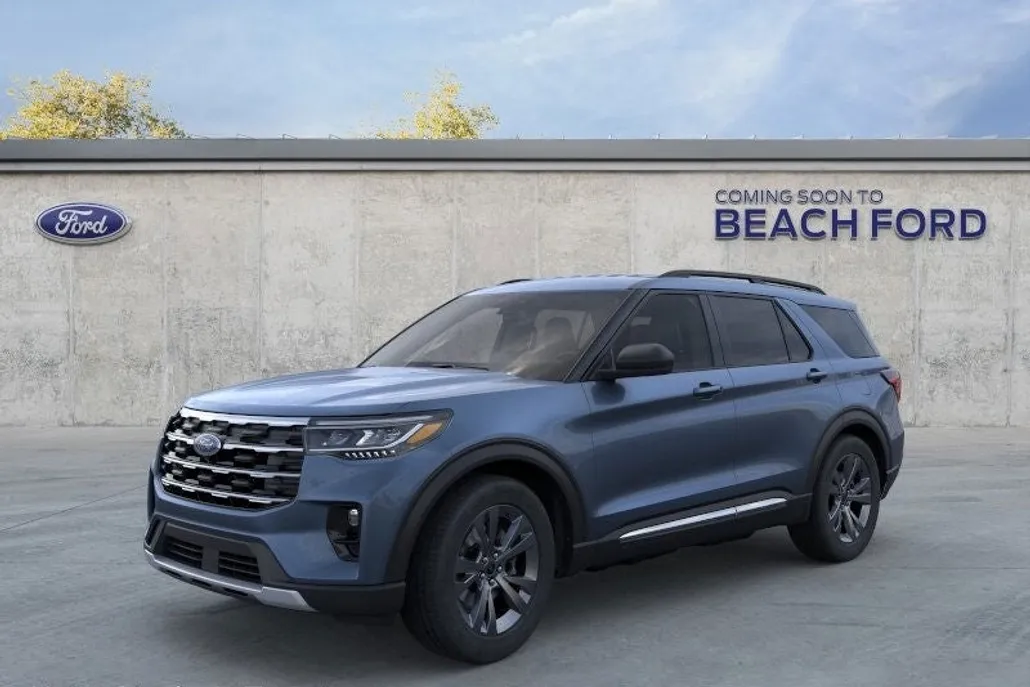 2025 Ford Explorer photo 1