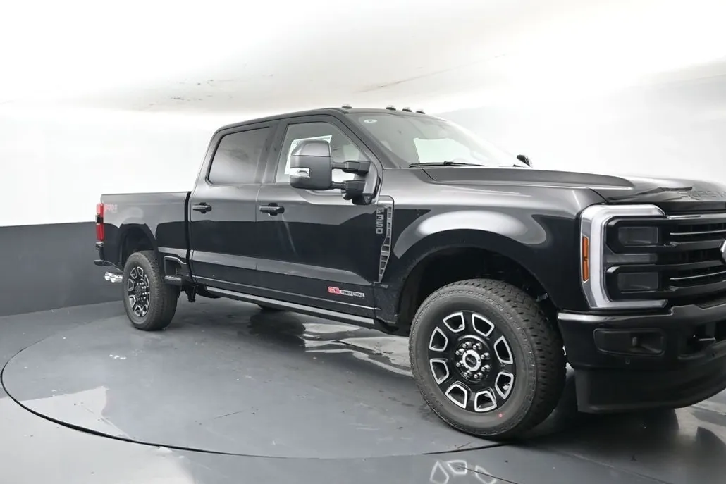 2025 Ford F-350 photo 1
