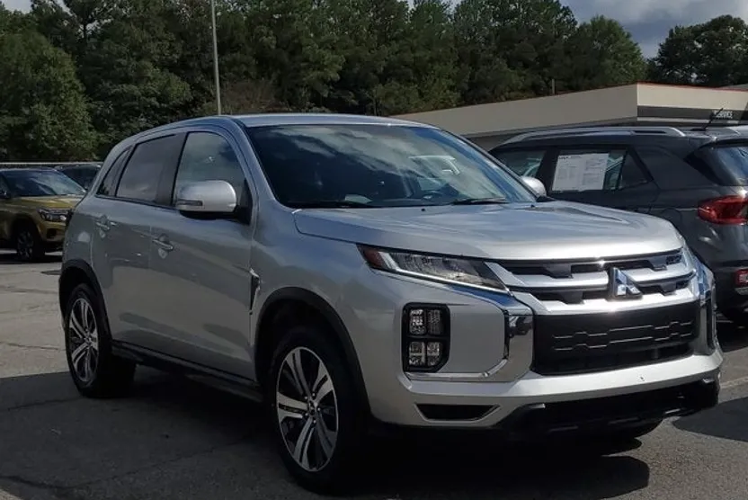 2023 Mitsubishi Outlander Sport ES photo 1