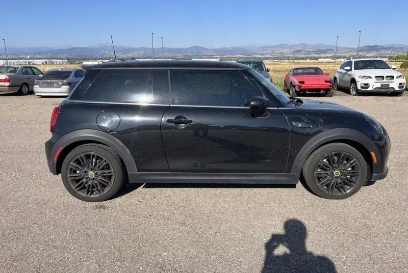2024 Mini Cooper 2 Door Hardtop SE photo 1