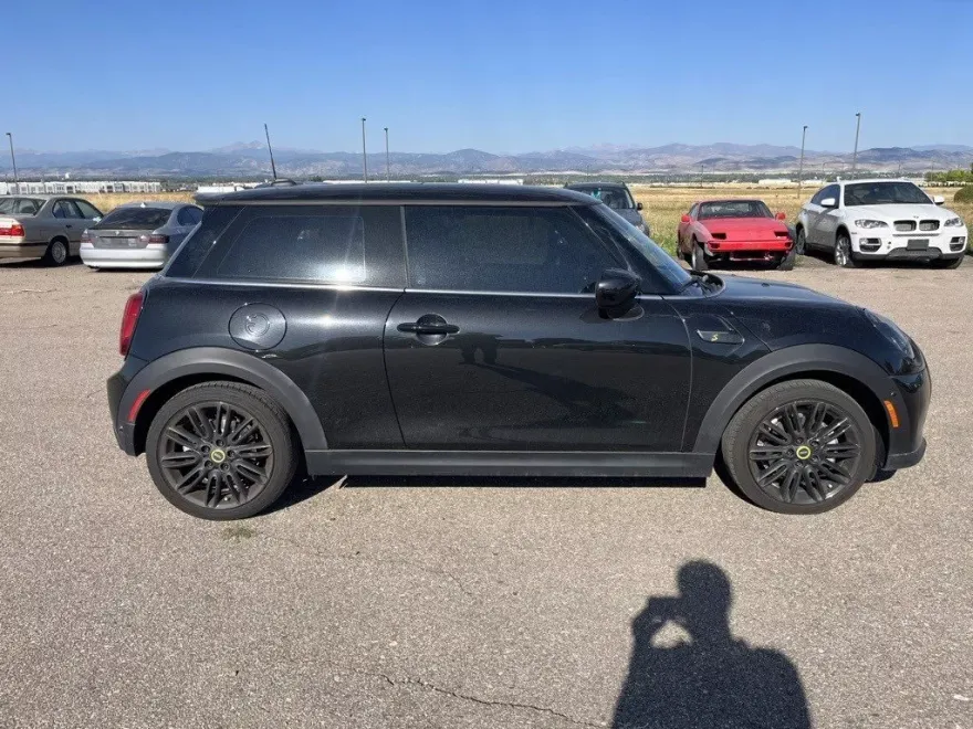 2024 Mini Cooper 2 Door Hardtop SE photo 1