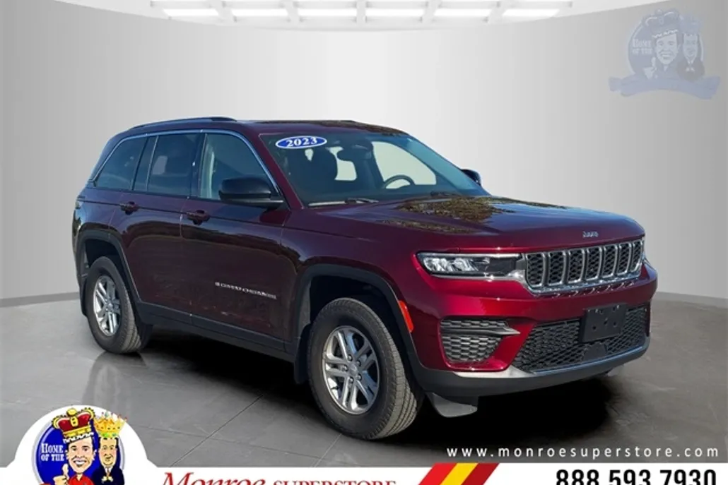 2023 Jeep Grand Cherokee Laredo photo 1