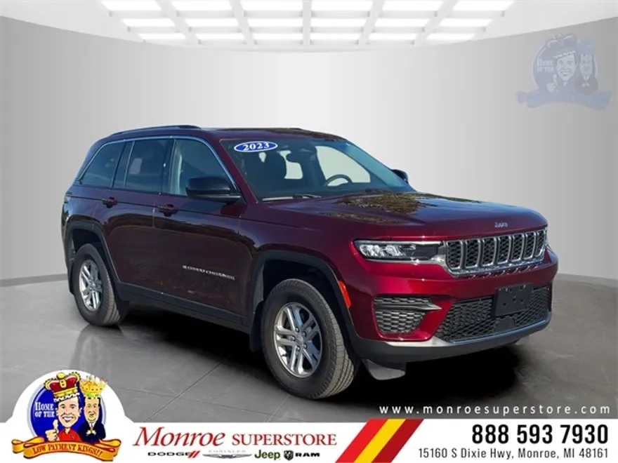 2023 Jeep Grand Cherokee Laredo photo 1