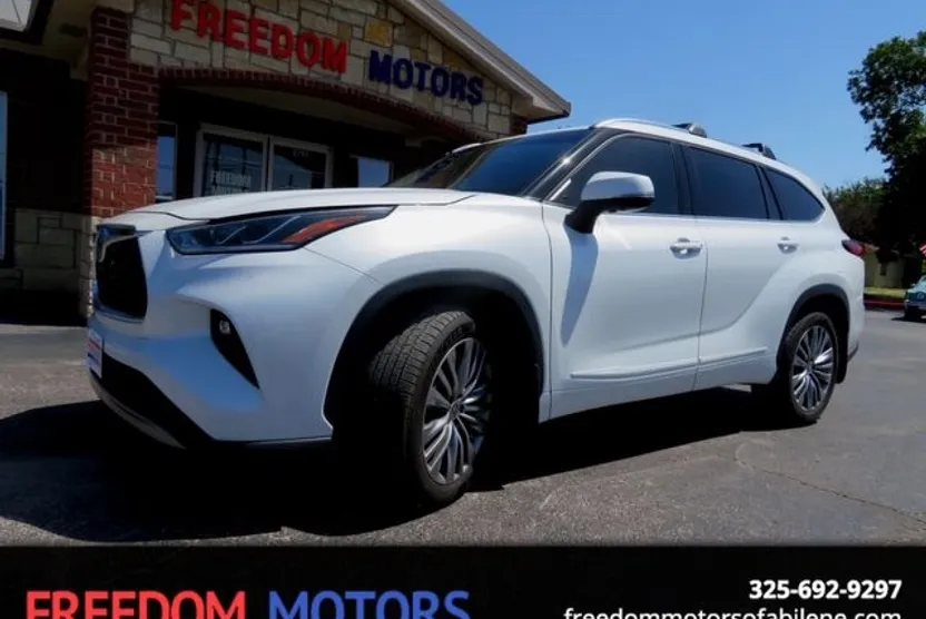 2022 Toyota Highlander Platinum photo 1