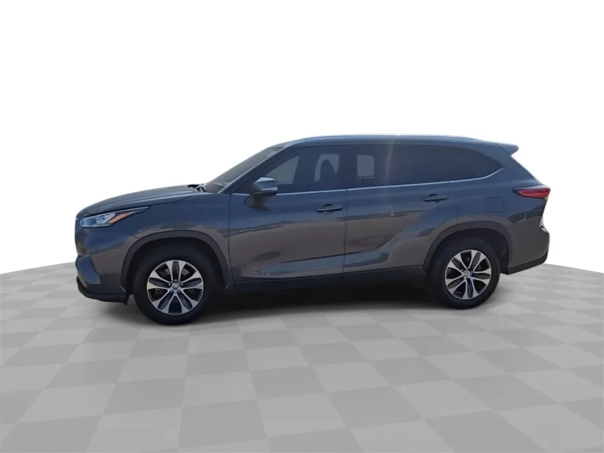2020 Toyota Highlander XLE photo 1