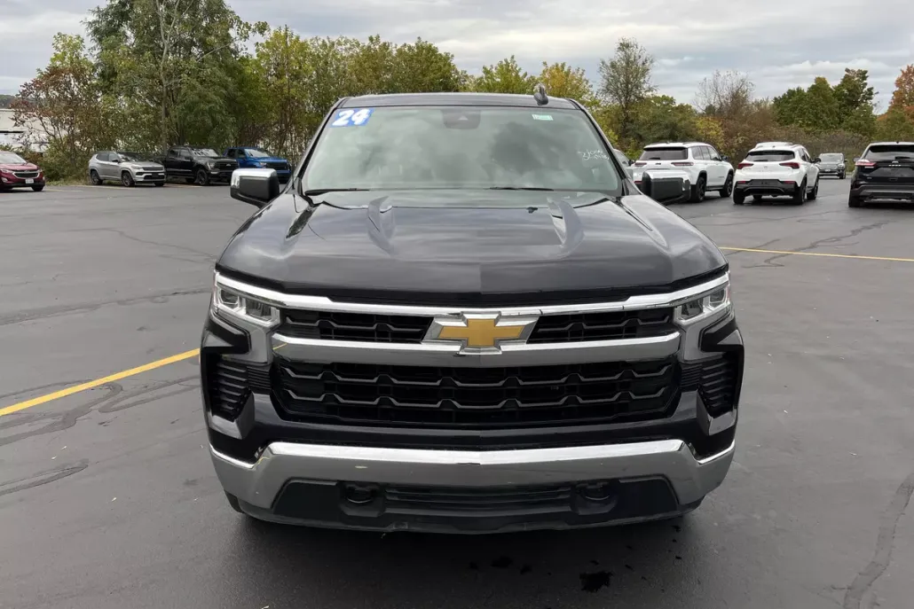 2024 Chevrolet Silverado 1500 LT photo 1