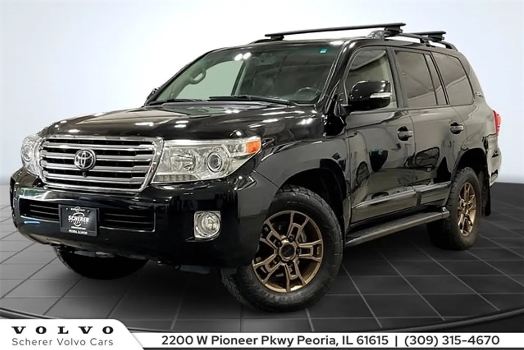2015 Toyota Land Cruiser Base photo 1