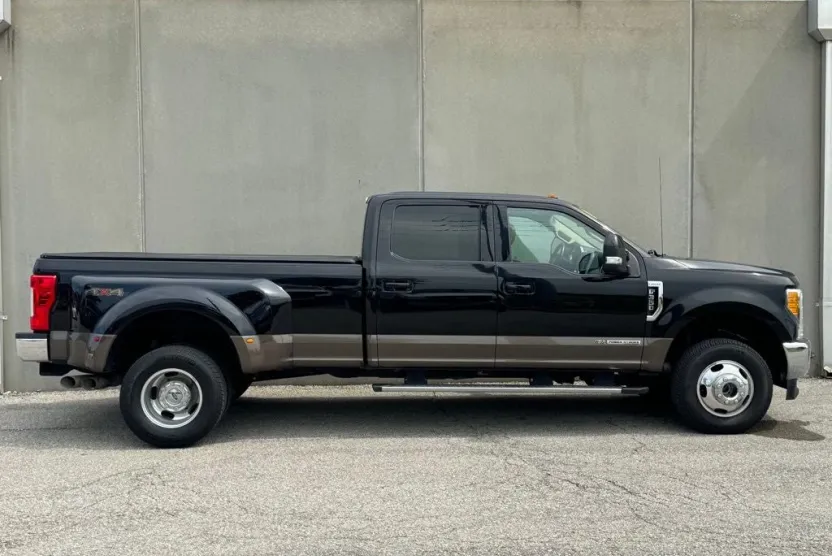 2017 Ford F-350 photo 1