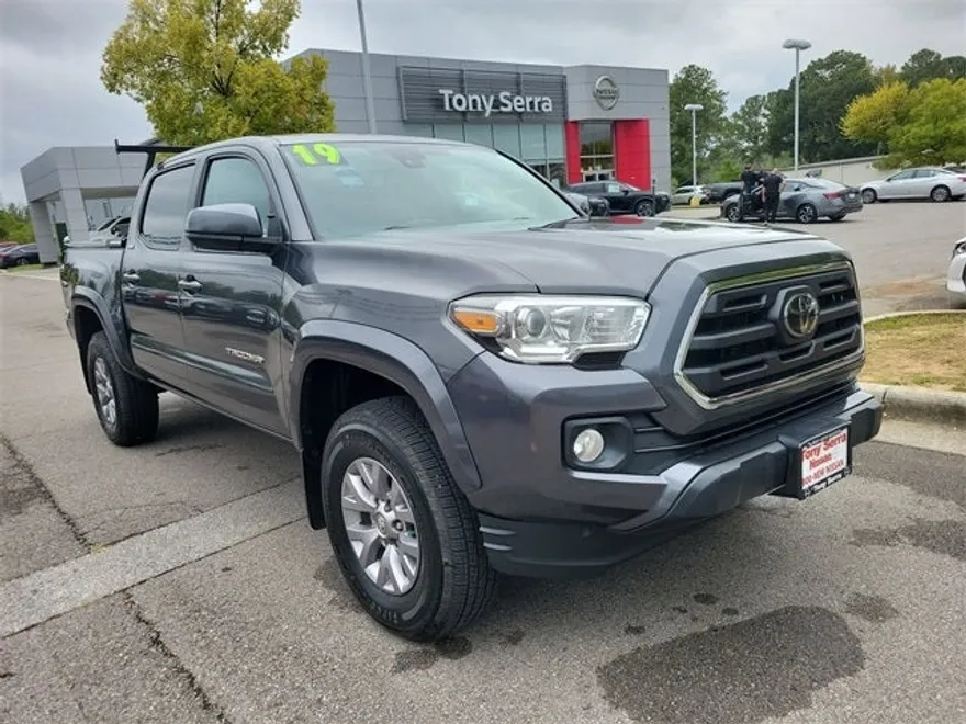 2019 Toyota Tacoma SR5 V6 photo 1