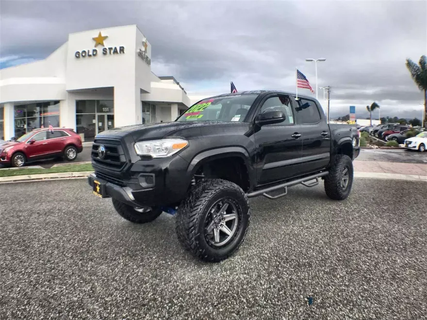 2022 Toyota Tacoma 4x4 SR photo 1