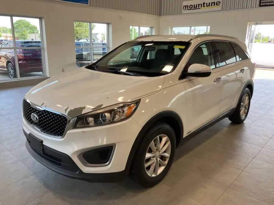 2016 Kia Sorento LX photo 1