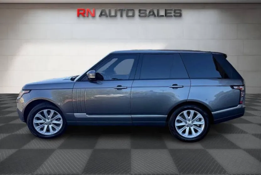 2015 Land Rover Range Rover HSE photo 1