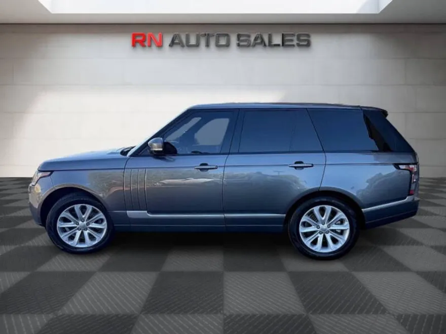 2015 Land Rover Range Rover HSE photo 1