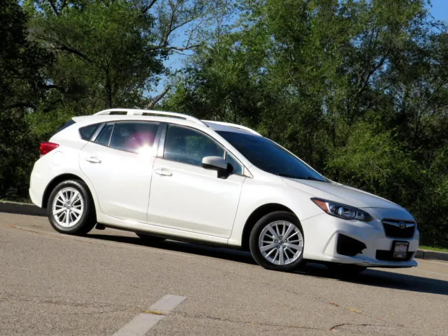 2018 Subaru Impreza 2.0i Premium photo 1
