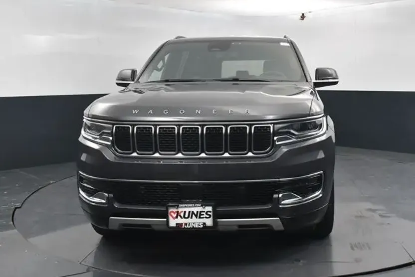 2024 Jeep Wagoneer L Series II photo 1