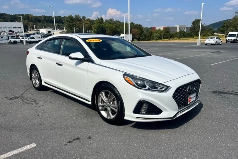 2019 Hyundai Sonata Sport photo 1