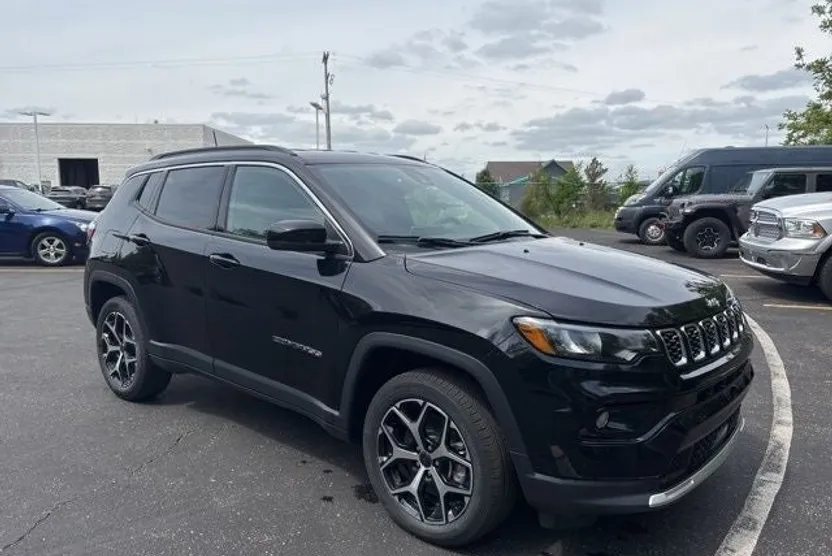 2025 Jeep Compass Limited photo 1